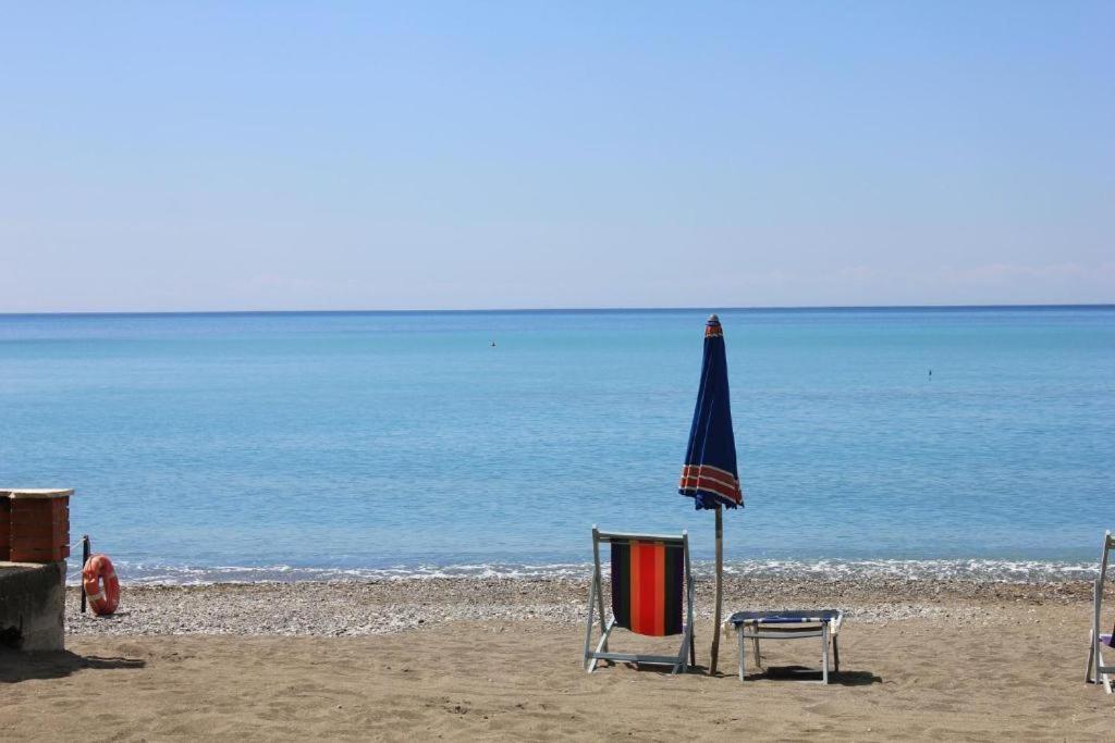 Affittacamere A Due Passi Dal Mare مارينا دي سيسينا المظهر الخارجي الصورة